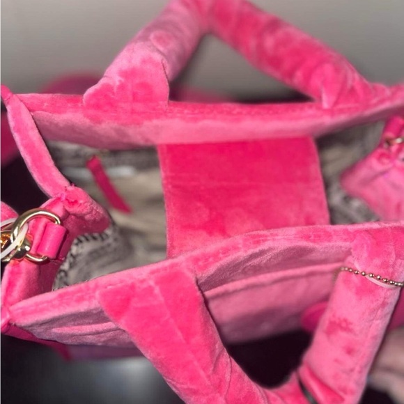 - Juicy Couture Free Love Big Spender Mini Tote - Picture 7 of 7